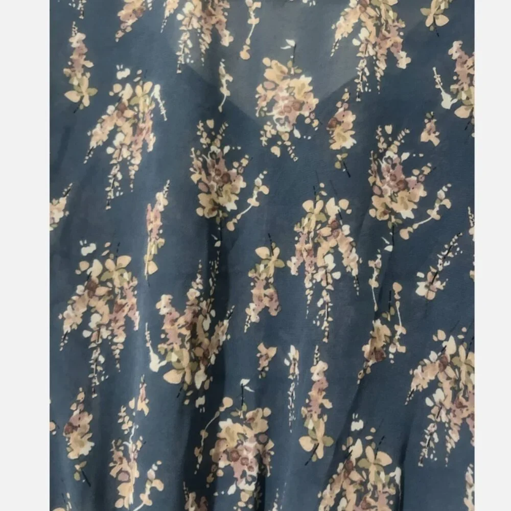 SHEIN L Blue Floral Sheer Short Sleeve Button Detail V-Neck Blouse Shirt Top - Picture 10 of 11